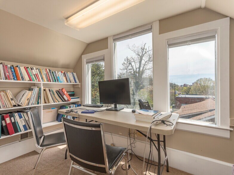 More Photos Of 93 Church St, Asheville Office For Lease