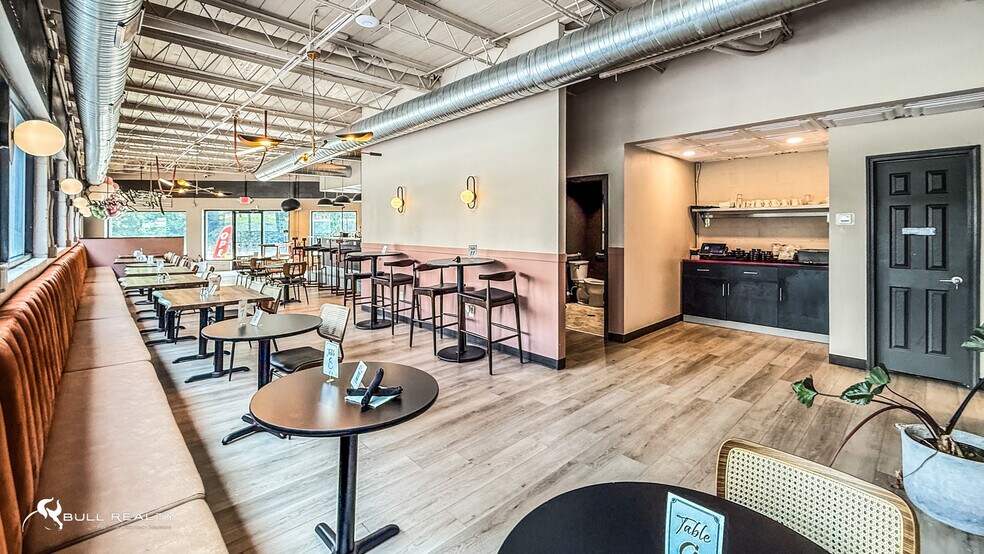 More Photos Of 845 Flat Shoals Ave SE, Atlanta Freestanding For Lease