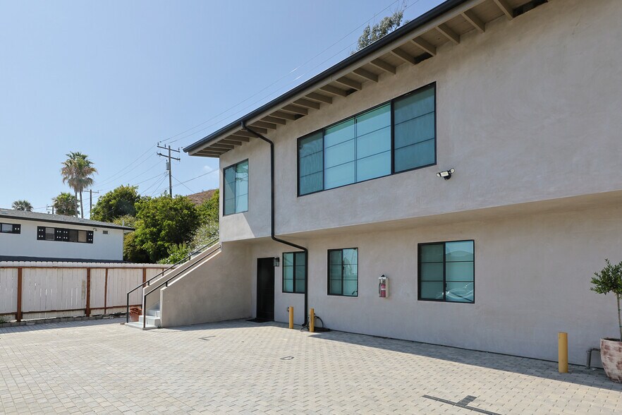 More Photos Of 22227 Pacific Coast Hwy, Malibu Apartments For Sale