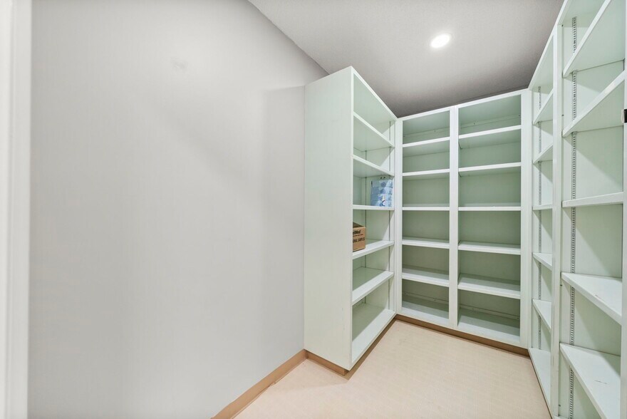 More Photos Of 2567 Huntcliff Ln, Panama City Medical For Lease