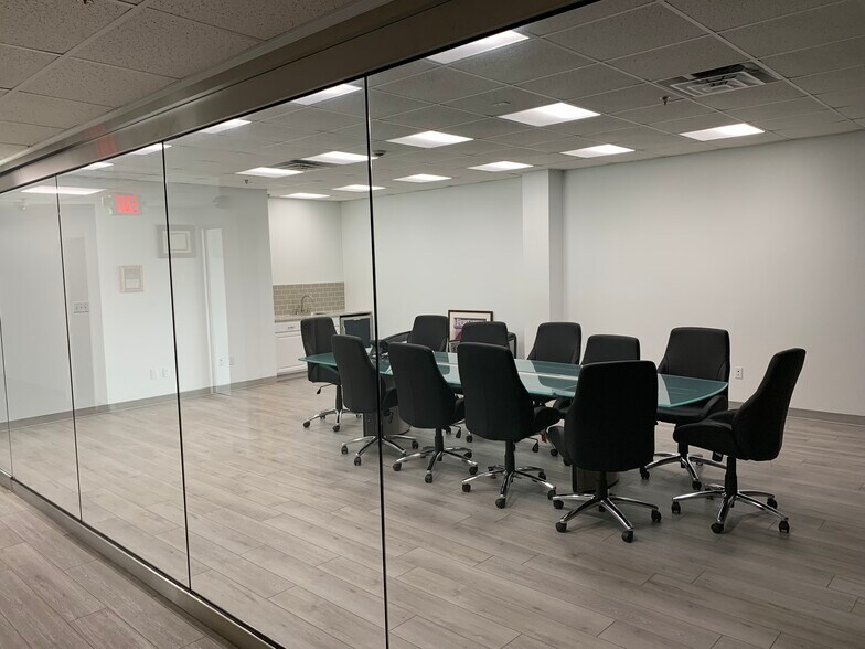 More Photos Of 12830 Cogburn Ave, San Antonio Light Distribution For Lease