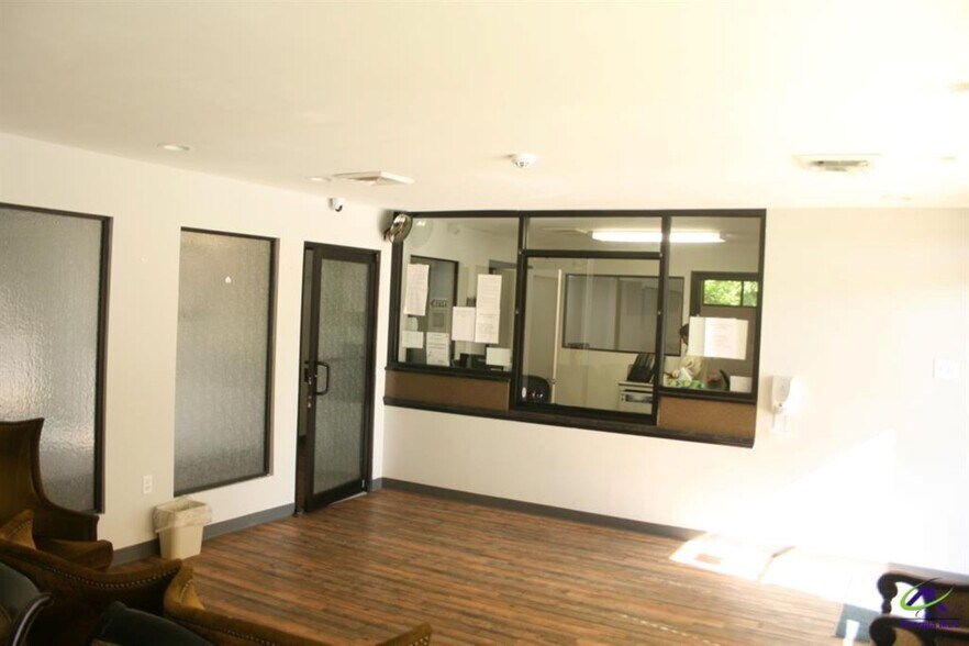 More Photos Of 1057 Morningside Dr, Perry Medical For Sale