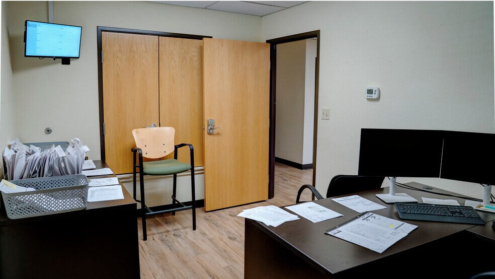 More Photos Of 5318 Bransford Rd, Colleyville Office For Sale