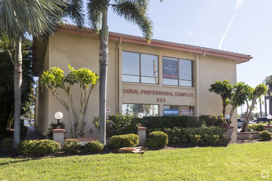 Primary Photo Of 923 Del Prado Blvd S, Cape Coral Medical For Lease