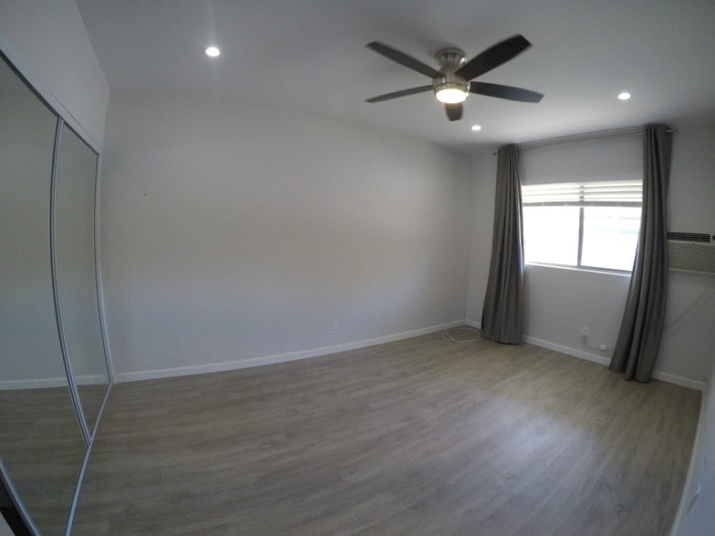 More Photos Of 7631 Norton Ave, West Hollywood Apartments For Sale