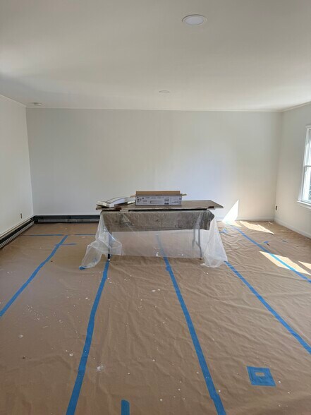 More Photos Of 20 Lewis St, Basking Ridge Freestanding For Lease