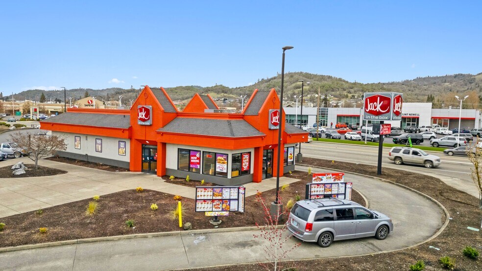 More Photos Of 1400 NE Stephens St, Roseburg Fast Food For Sale