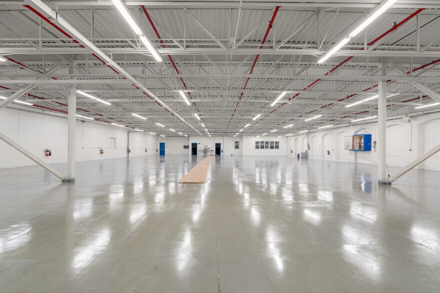 More Photos Of 56 Sterling St, Clinton Manufacturing For Lease