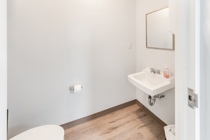 More Photos Of 168 Franklin Corner Rd, Lawrenceville Medical For Sale