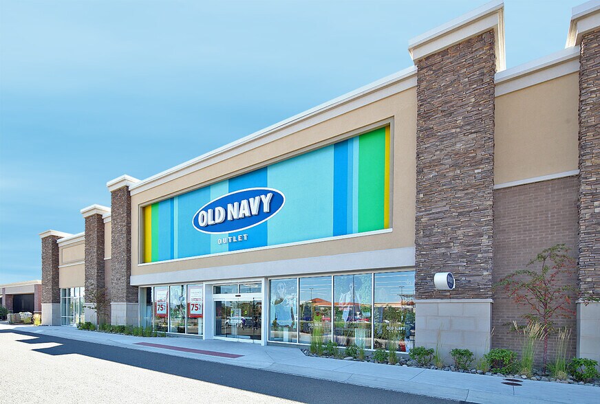 More Photos Of 1310 Scheels Dr, Sparks Unknown For Lease