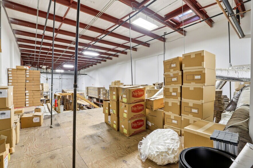 More Photos Of 6881 Kingspointe Pky, Orlando Flex For Sale