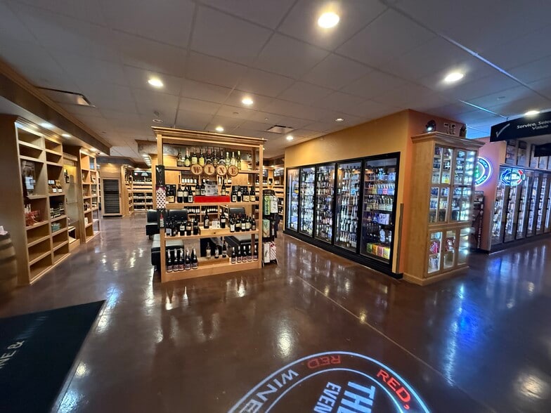 More Photos Of 9620 Old Johnnycake Ridge Rd, Mentor Restaurant For Lease