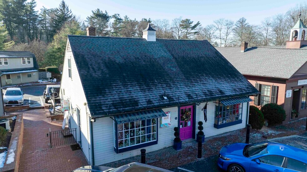 More Photos Of 1-3 Brick Walk Ln, Farmington Unknown For Lease