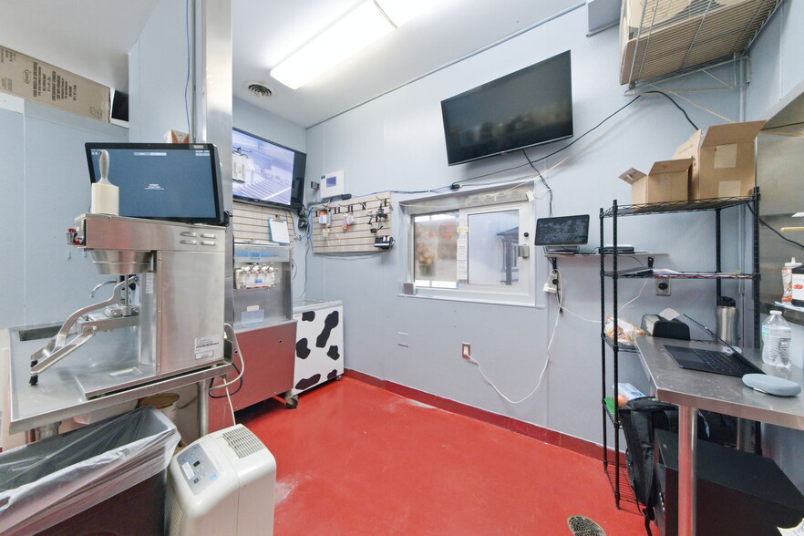 More Photos Of 50 County Road 120, Saint Cloud Fast Food For Sale