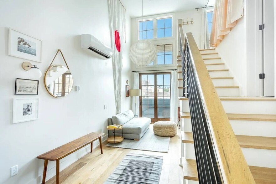 More Photos Of 36 Martin Luther King Jr Blvd, Savannah Specialty For Sale