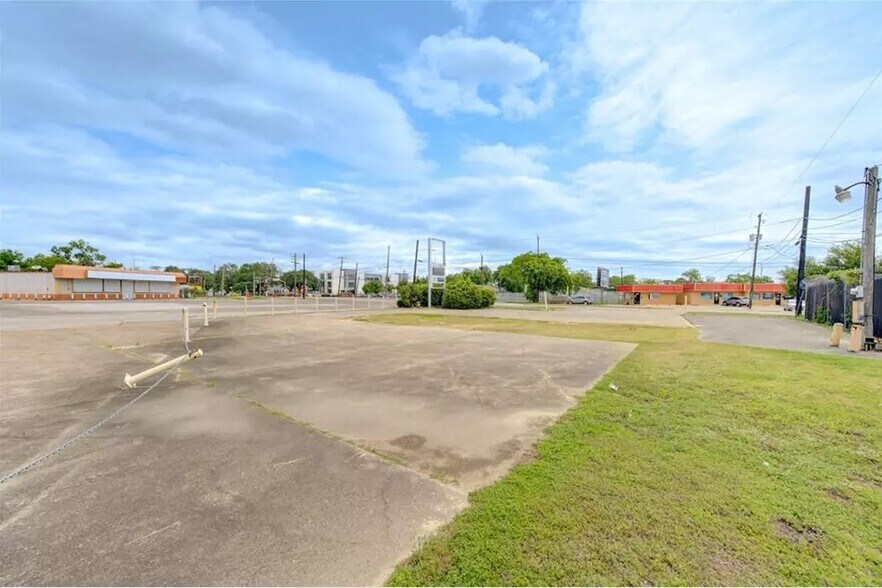 More Photos Of 2002 Broadway St, Houston Land For Sale
