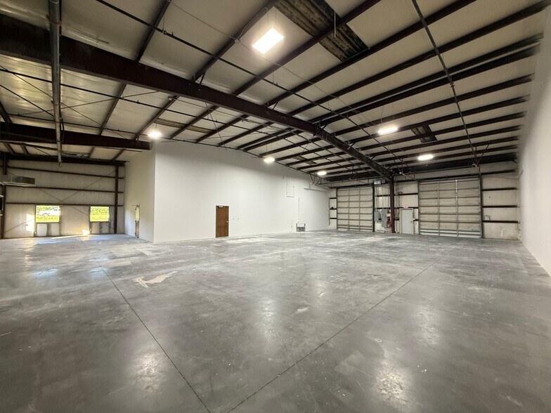 More Photos Of 1148 Drop Off Dr, Summerville Warehouse For Lease