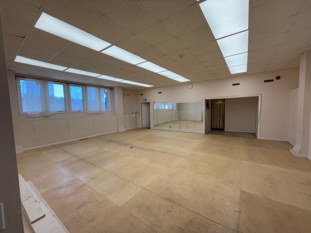 More Photos Of 29 Strong St, Amherst Specialty For Lease