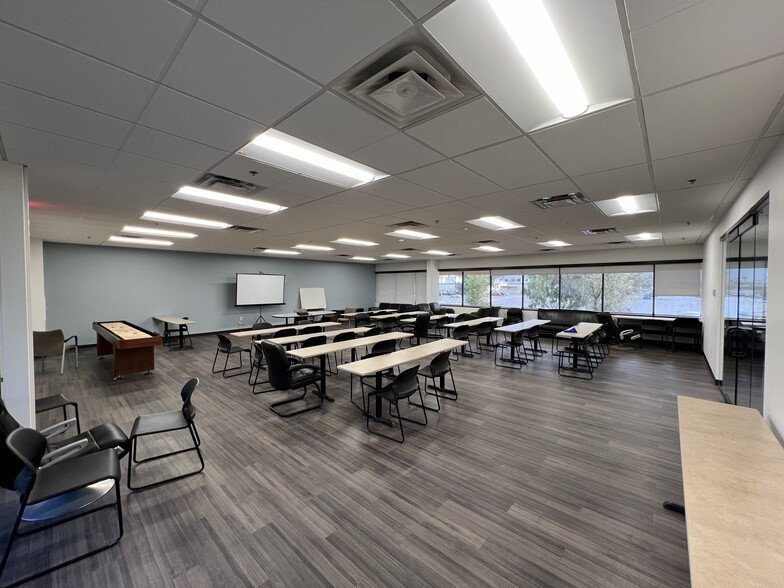 More Photos Of 1395 N Hayden Rd, Scottsdale Office For Lease