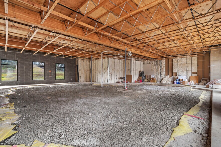 More Photos Of 722 W Harvard Ave, Roseburg Storefront Retail Office For Sale