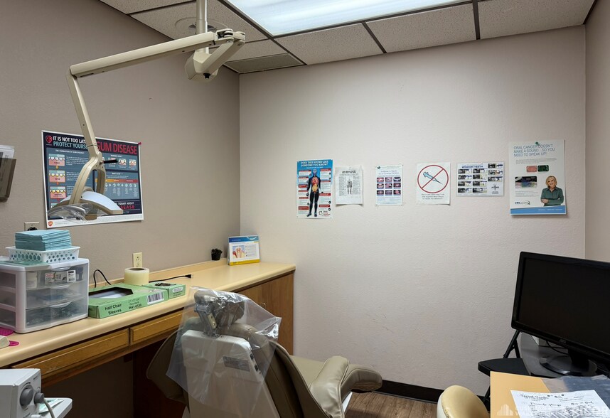 More Photos Of 1400 W Valencia Rd, Tucson Medical For Sale