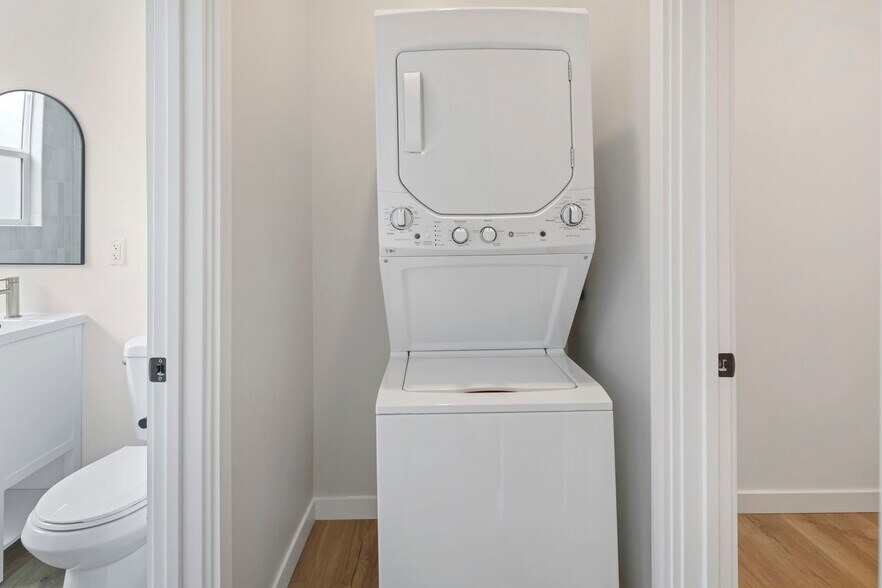 More Photos Of 1827 E 4th St, Long Beach Apartments For Sale