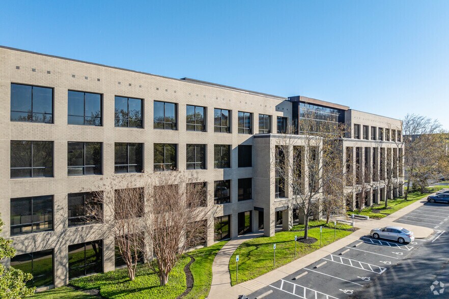 More Photos Of 9020 Overlook Blvd, Brentwood Office For Lease