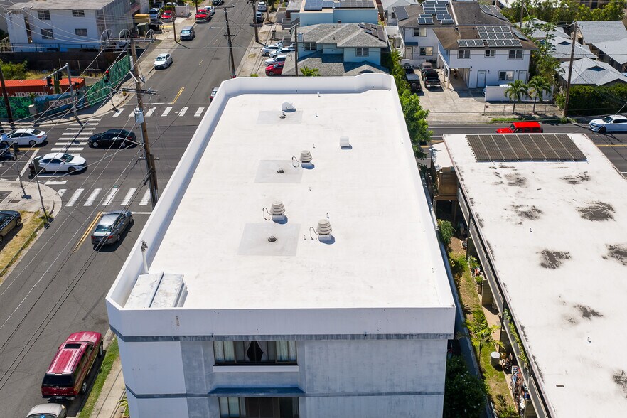 More Photos Of 922 Mccully St, Honolulu Apartments For Sale
