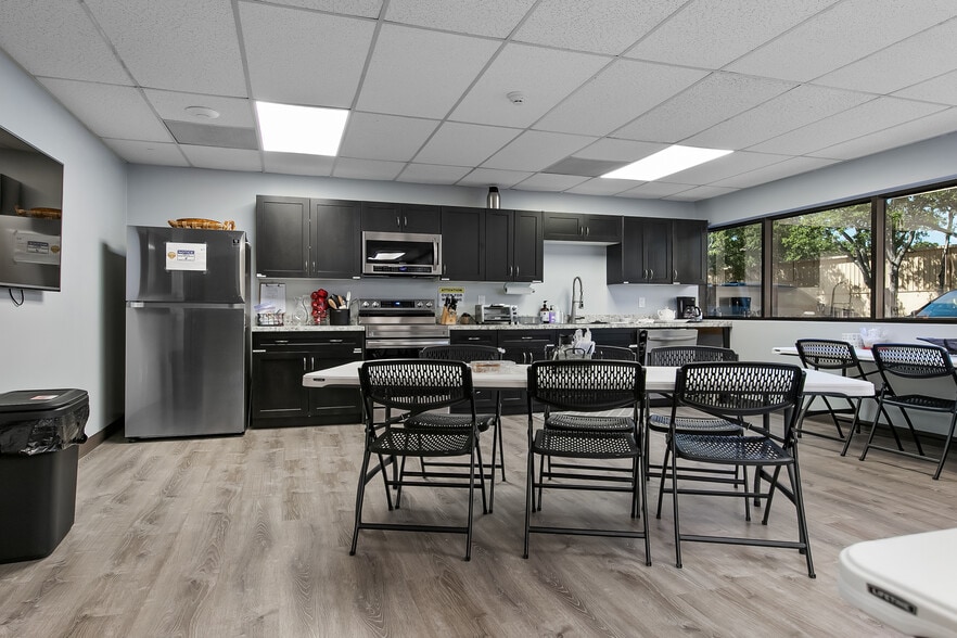 More Photos Of 2725 Center Pl, Melbourne Research And Development For Sale