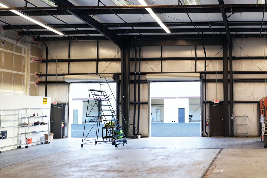 More Photos Of 974 Griffin St, Grover Beach Warehouse For Lease