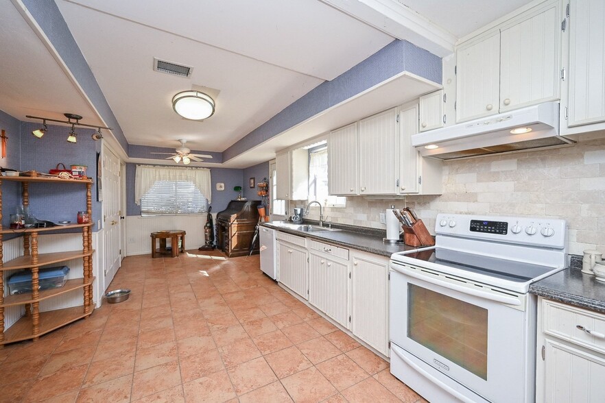 More Photos Of 18910 Carrot St, Spring Trailer Camper Park For Sale