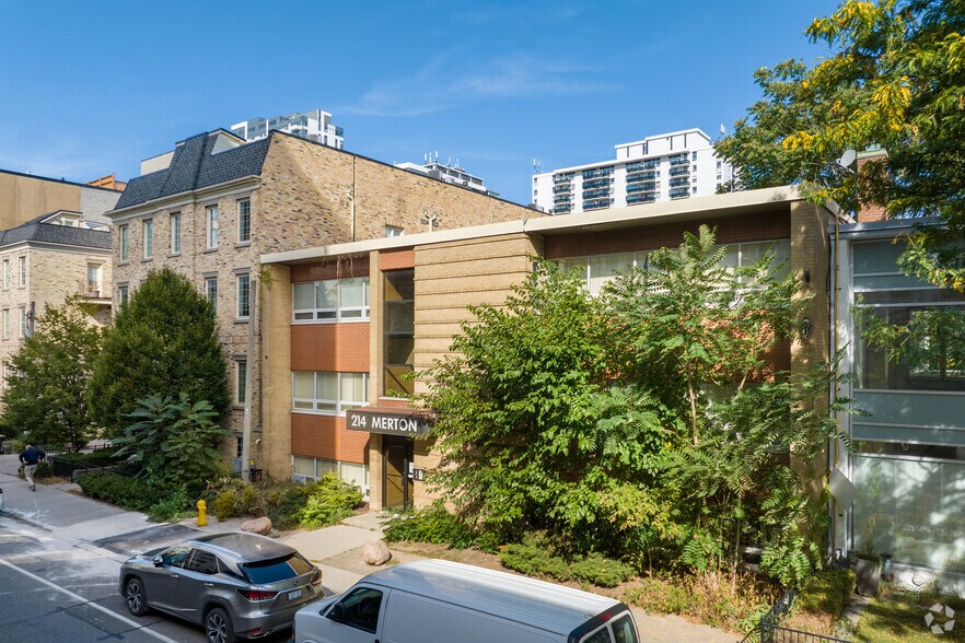 More Photos Of 214 Merton St, Toronto Office For Lease