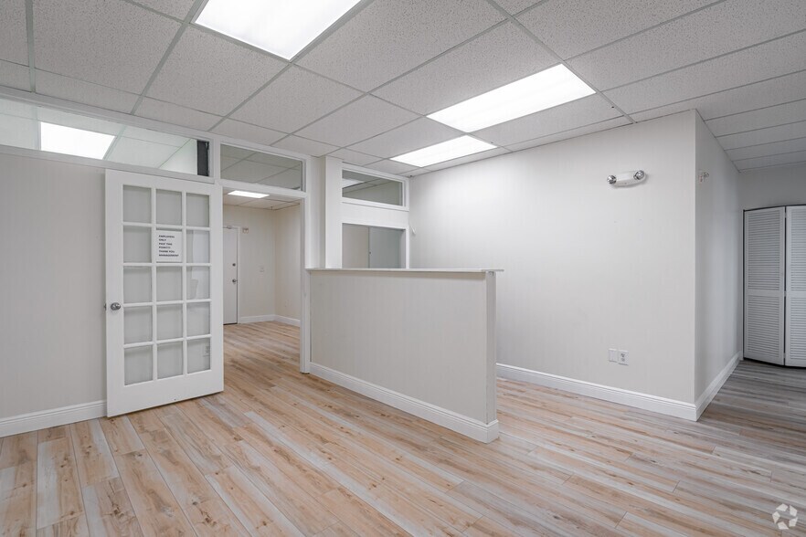 More Photos Of 9600 W Sample Rd, Coral Springs Office For Lease