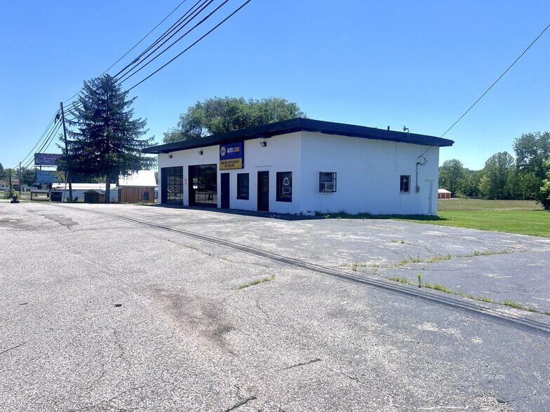 Primary Photo Of 751 Jackson Pike, Gallipolis Auto Repair For Sale