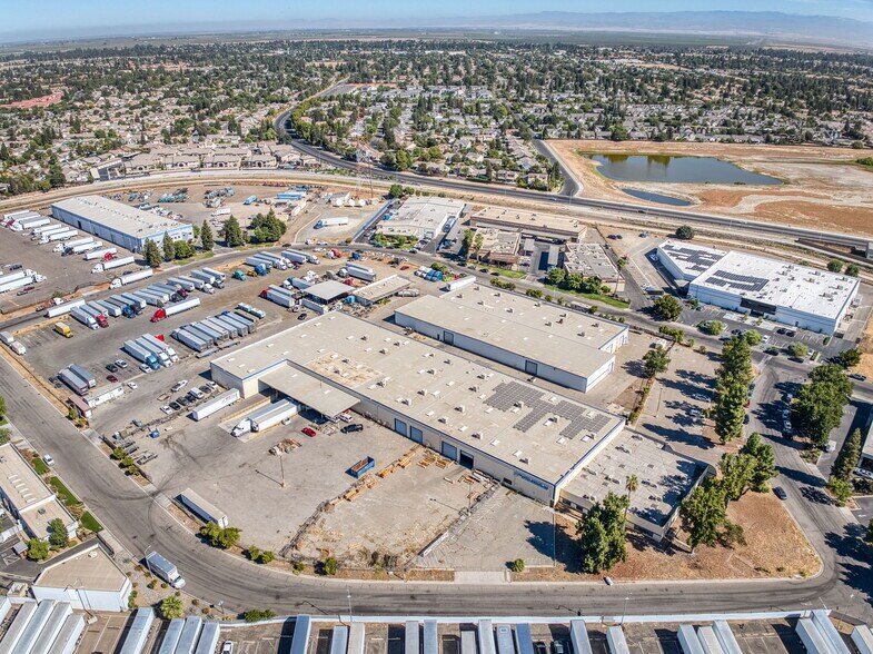 More Photos Of 5333 N Cornelia Ave, Fresno Warehouse For Sale