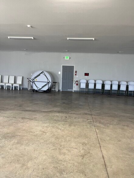 More Photos Of 139 S Jackson St, Hawkinsville Sports And Entertainment For Sale