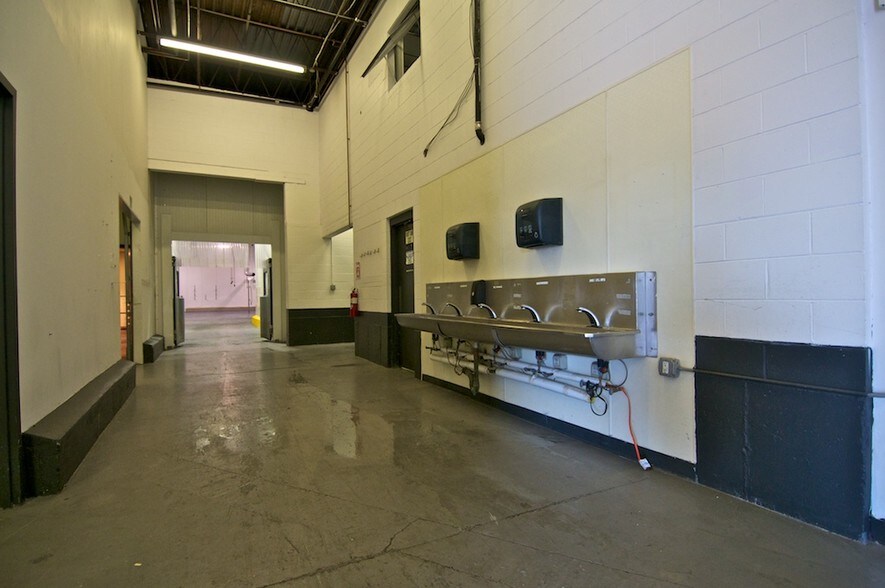 More Photos Of 81 Ingell St, Taunton Refrigeration Cold Storage For Sale