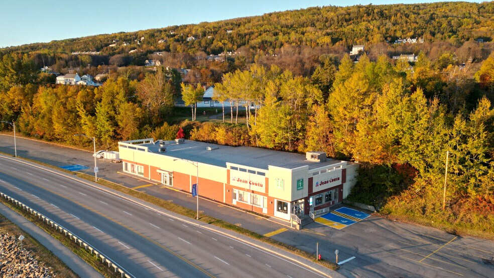 More Photos Of 153-375 Boul De Comporté, La Malbaie General Retail For Lease