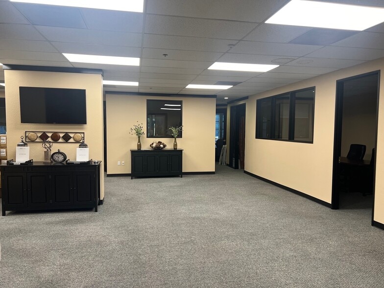 More Photos Of 588 San Ramon Valley Blvd, Danville Office Residential For Lease