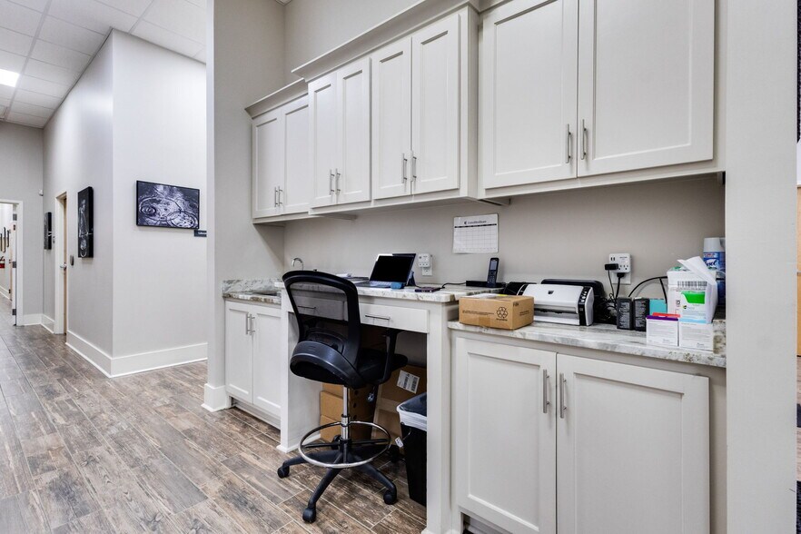 More Photos Of 307 Alcide Dominique Dr, Lafayette Office For Sale