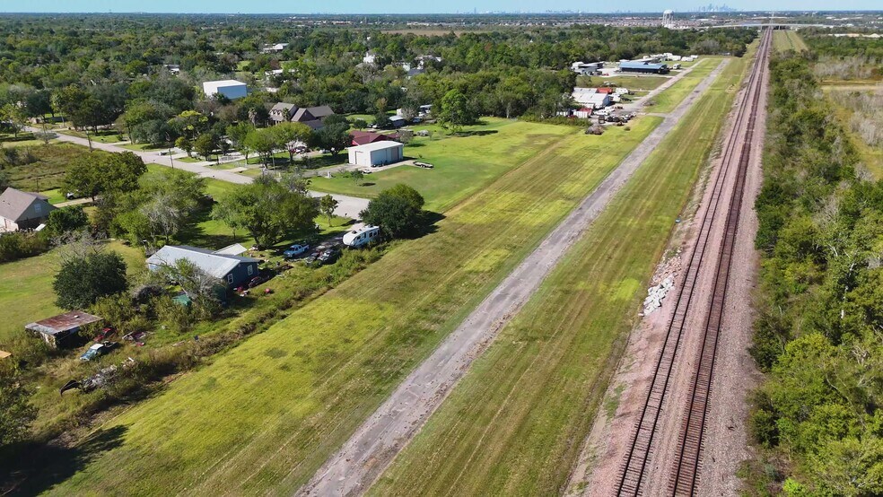 Primary Photo Of 7911 James St, Pearland Airport For Sale