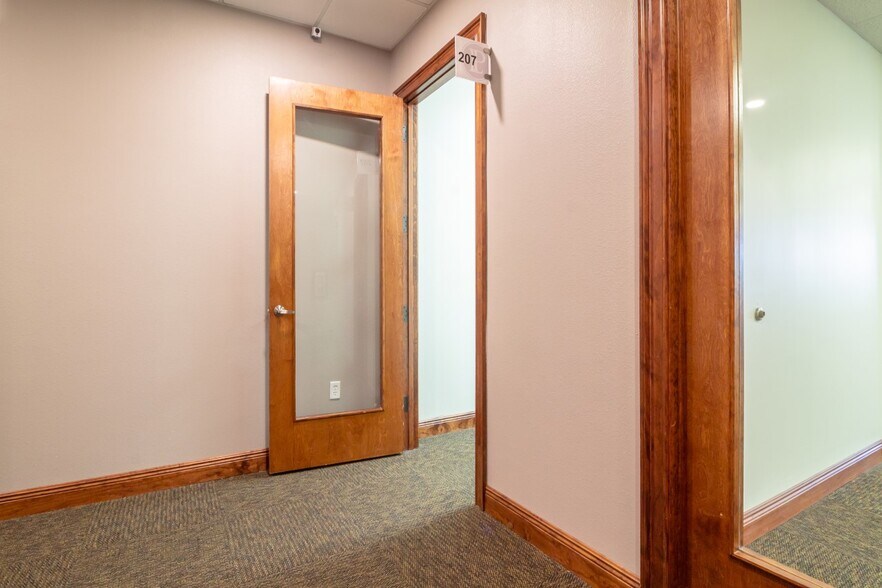 More Photos Of 4300 S Highway 27, Clermont Storefront Retail Office For Lease