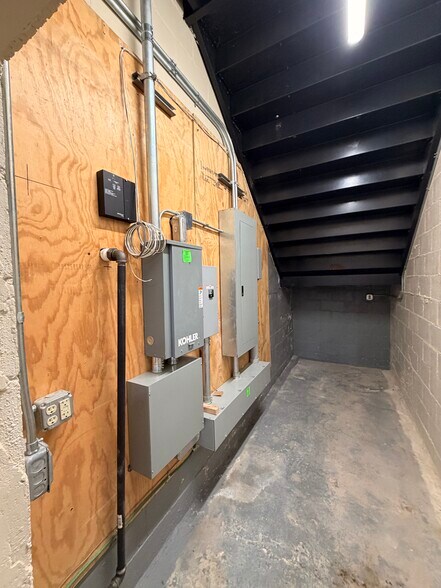 More Photos Of 519 Bessemer Ave, East Pittsburgh Warehouse For Lease