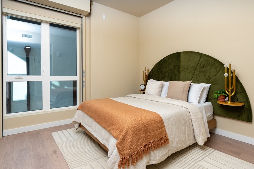More Photos Of 1511 N Fairfax Ave, Los Angeles Apartments For Lease