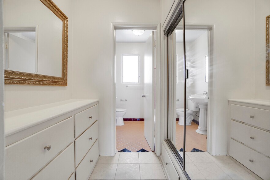 More Photos Of 6705 De Longpre Ave, Los Angeles Apartments For Sale