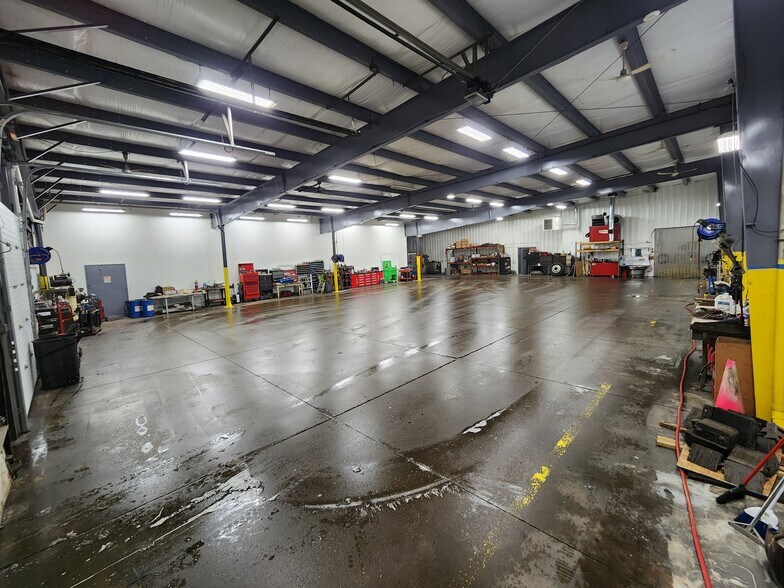 More Photos Of 500 Trolley Blvd, Rochester Manufacturing For Sale