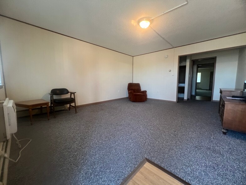 More Photos Of 2010 E Main St, Lamoni Hotel For Sale