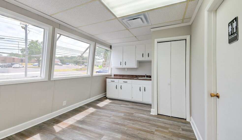 More Photos Of 125 Enon Springs Rd E, Smyrna Medical For Lease