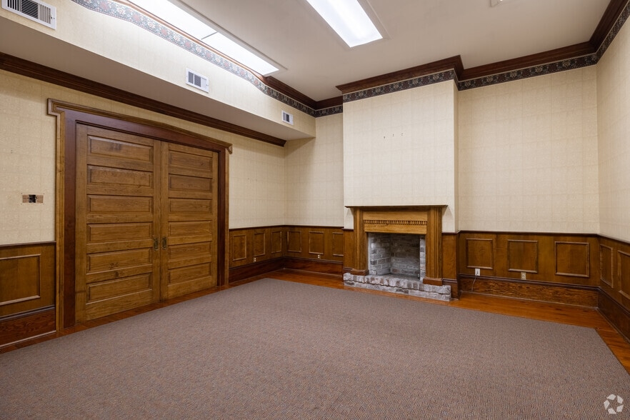 More Photos Of 120-124 W Liberty St, Savannah Office Residential For Sale