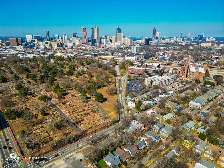 More Photos Of 242 SE Boulevard, Atlanta Restaurant For Sale